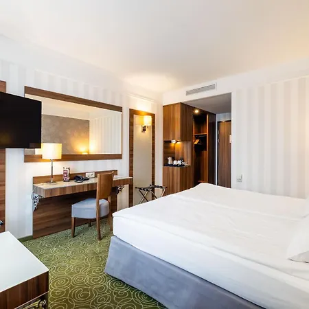 Hotel Lord - Warsaw Airport-2