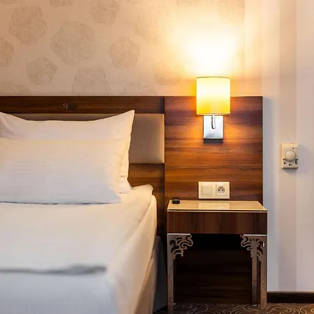 Hotel Lord - Warsaw Airport-2