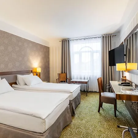 Hotel Lord - Warsaw Airport-3