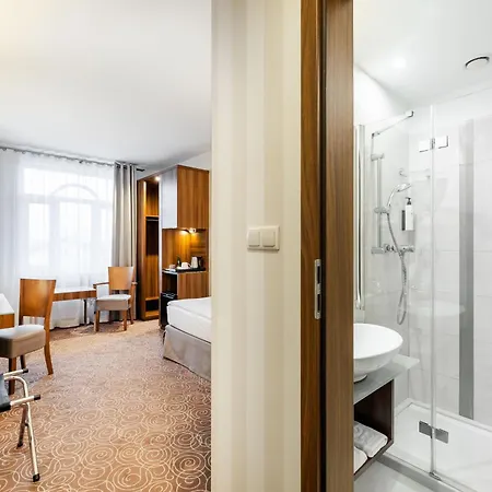Hotel Lord - Warsaw Airport-2