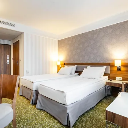 Hotel Lord - Warsaw Airport-2
